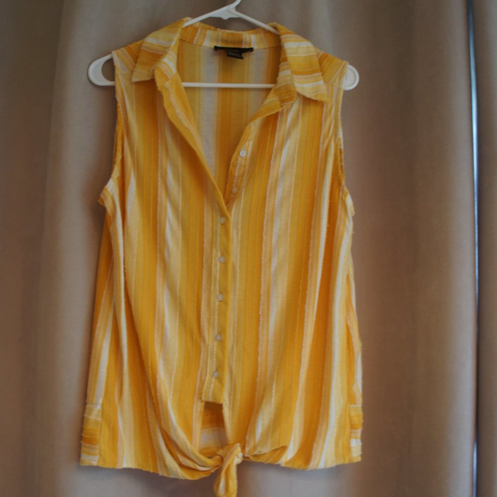 Sleeveless Yellow & White Tie Front Shirt